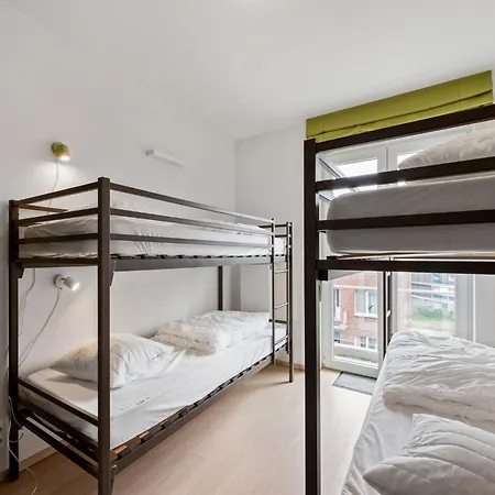 Apartment On Zeedijk With Sea View, Cleaning Included