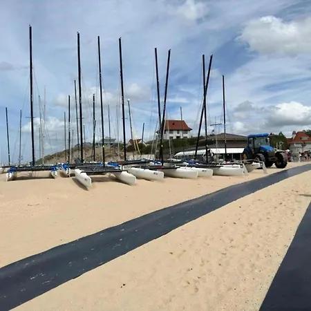 Apartment On Zeedijk With Sea View, Cleaning Included