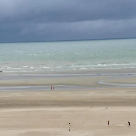 Les Mouettes Near The Beach, Cleaning Included *